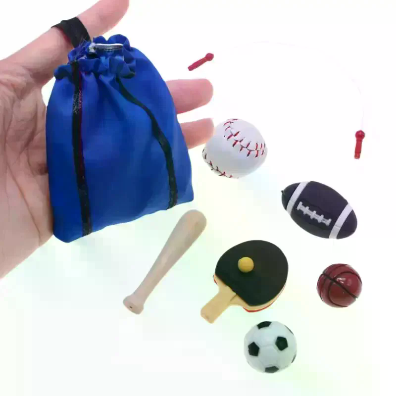 Sports Equipment Kit - مجموعة معدات رياضية مصغرة لبيت الدمى